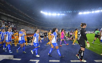 ¿Mi primera chamba? El himno del América sonó en el Gigante de Acero previo al juego entre Monterrey y Tigres