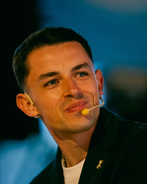 Álvaro Fidalgo aprovechó la oportunidad de hablar sobre la Selección Mexicana en su presentación con el Real Betis / FOTO: Imago7