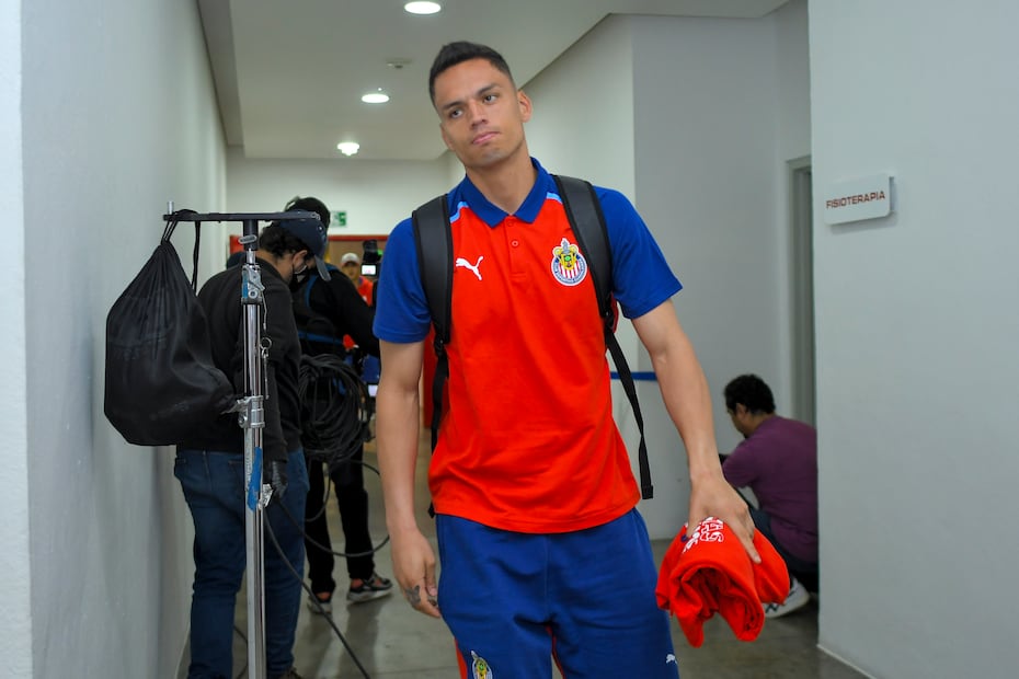 Óscar Whalley con las Chivas, durant eun partido de la Liga MX - Foto: Imago7