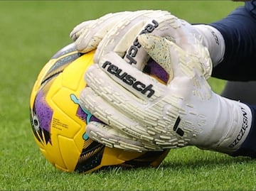 Un portero de élite dice adiós a su pareja sentimental luego de varios años de matrimonio