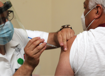 Vacuna Covid: Lo que los expertos saben de los efectos a largo plazo