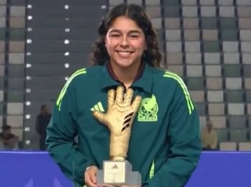 Valentina Murrieta, portera de la Selección Mexicana Sub-17, fue reconocida con el Guante de Oro