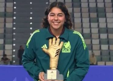 Valentina Murrieta, portera de la Selección Mexicana Sub-17, fue reconocida con el Guante de Oro