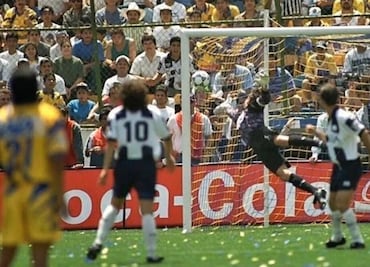 VIDEO: Rayados de burla de Tigres en el 29 aniversario del Clásico del Descenso