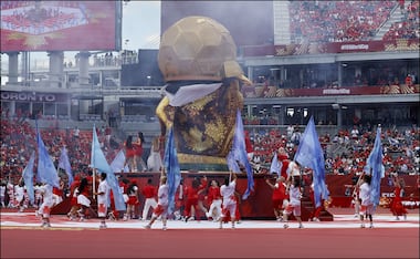 Así se vivió parte de la inauguración del Mundial 2026 en el Estadio de Toronto. FOTO: EFE