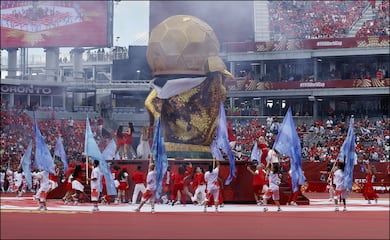 Canadá sufre tremendo 'oso' en la segunda inauguración de la Copa del Mundo