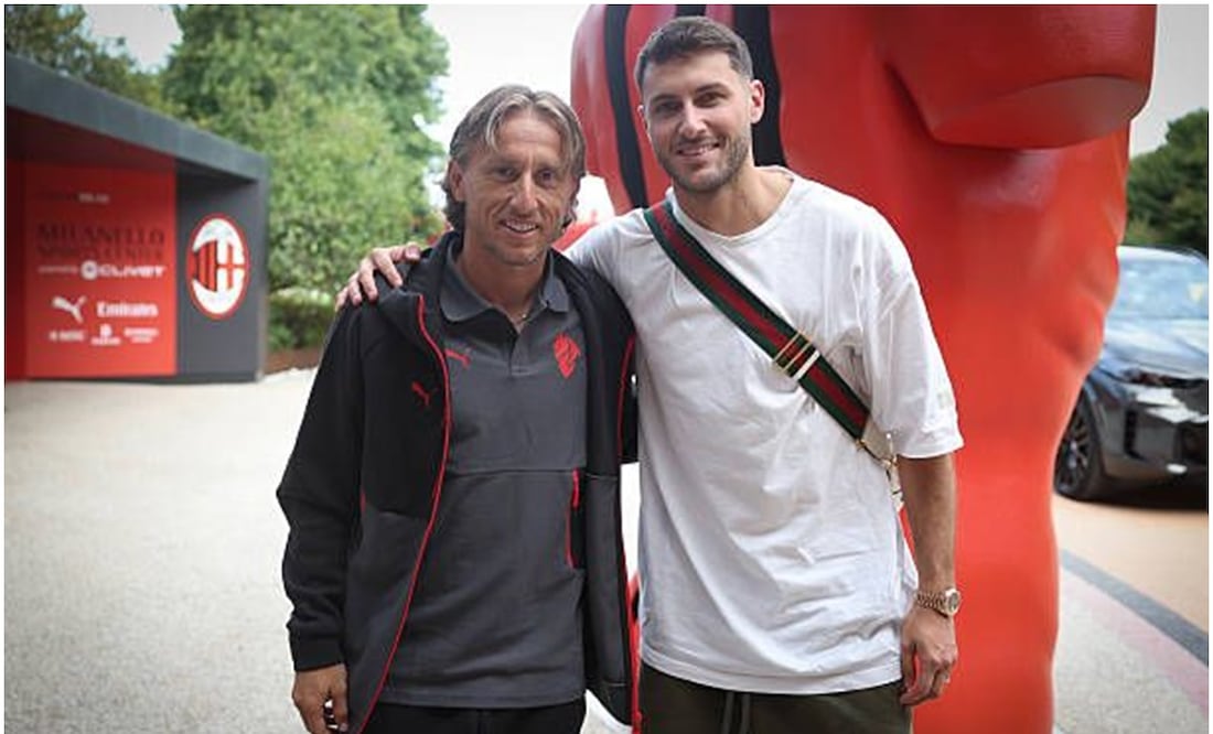 Luka Modric y Santiago Giménez con el Milán. Foto: Especial
