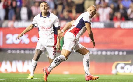 Érick Gutiérrez defendió al Chicharito Hernández por su falta de gol: 'Nosotros somos los weyes'