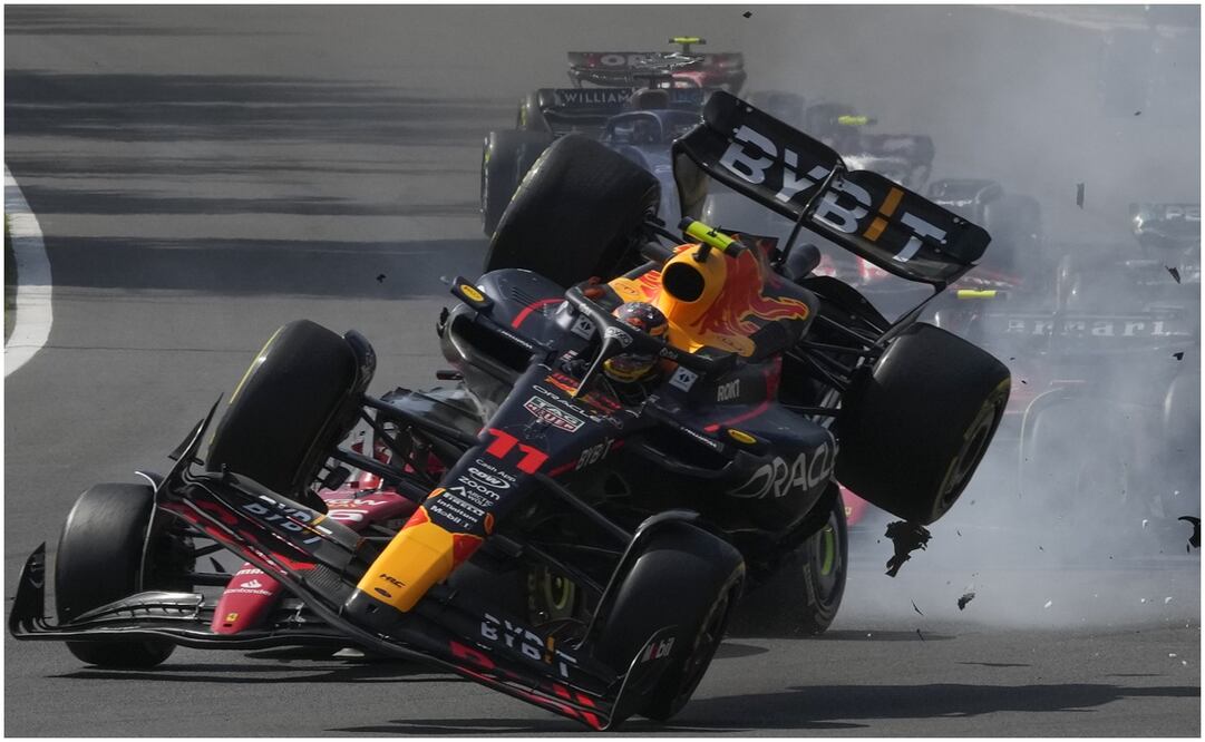 Impacto de Checo Pérez con Charles Leclerc / FOTO: AP