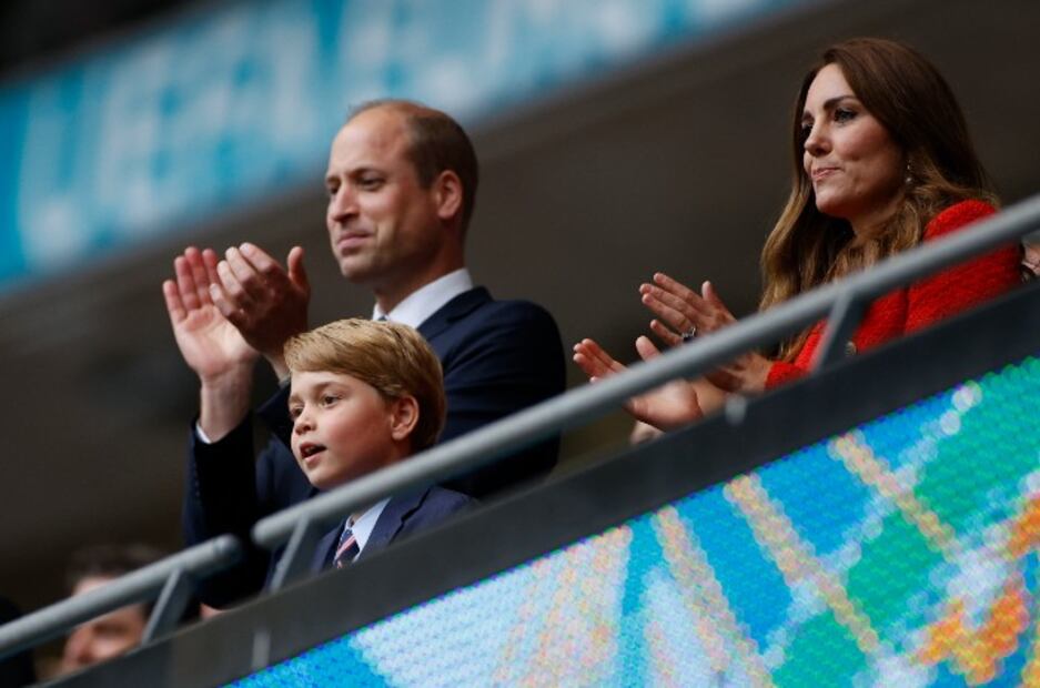 El príncipe William podría abdicar al trono de Inglaterra por salud