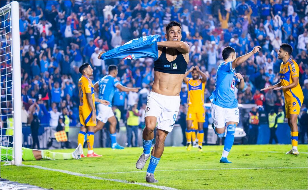 Ángel Sepúlveda festeja tras anotar el gol del empate ante los Tigres. FOTO: Imago7