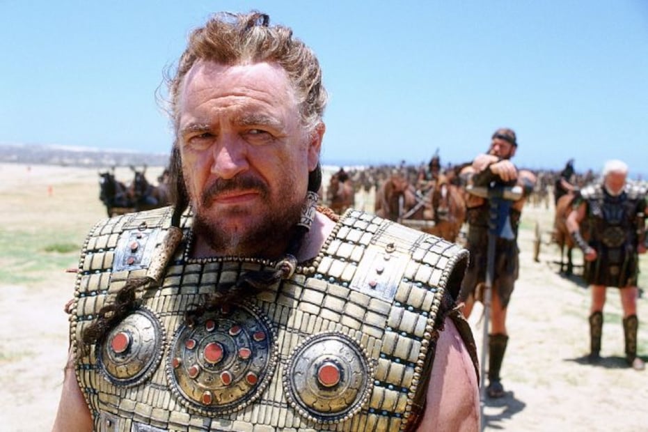 Brian Cox, de “Succession”, confesó que la belleza de Brad Pitt lo sedujo en “Troya”